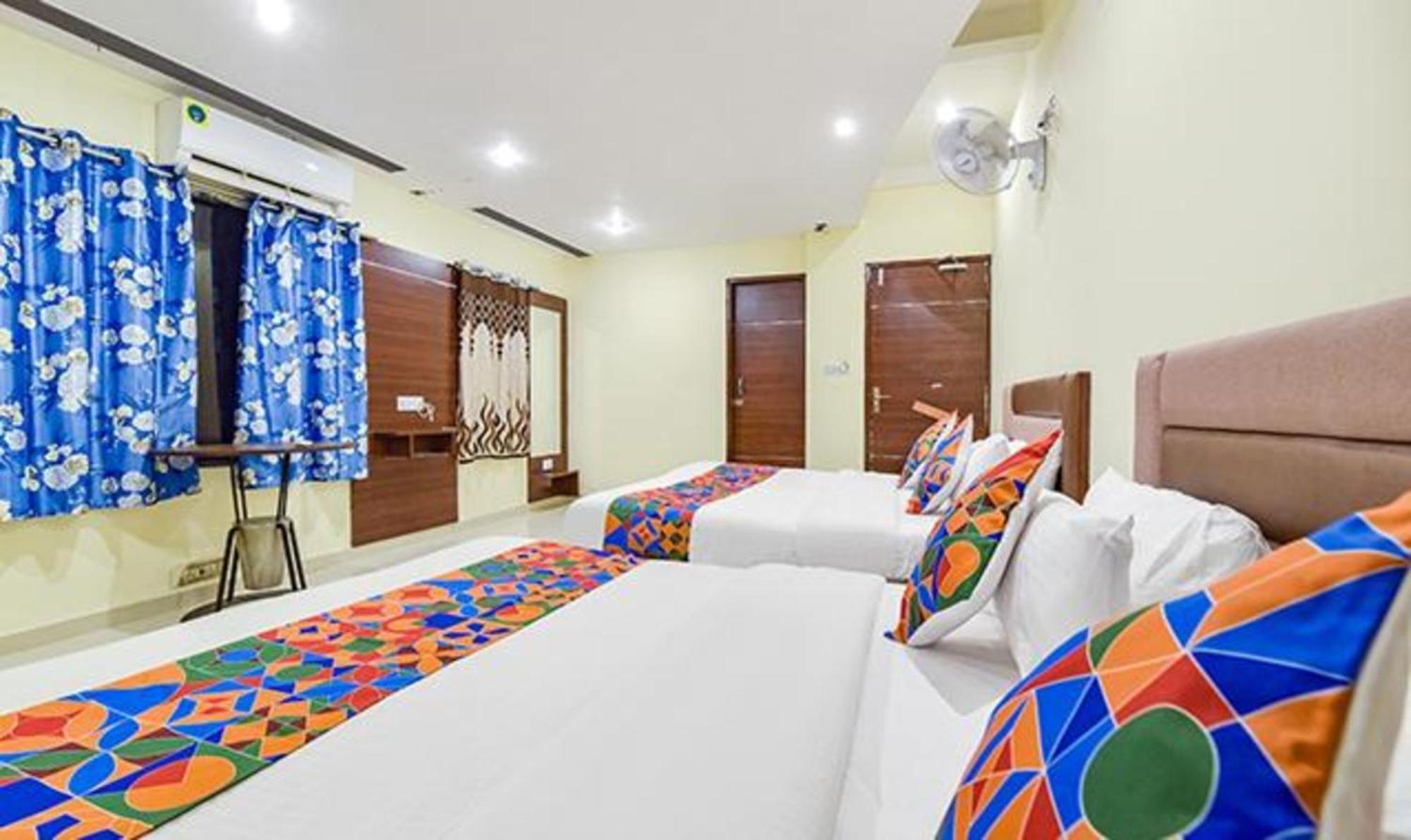 Fabexpress Poonam Palace Ahmedabad Exterior foto